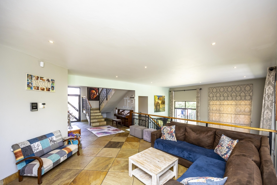 5 Bedroom Property for Sale in Beacon Bay Eastern Cape